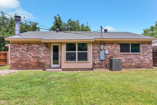 6208 Kary Lynn Drive S, Watauga, TX 76148