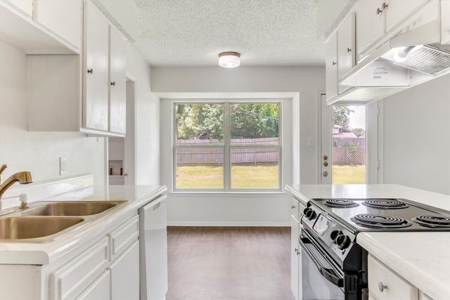 6208 Kary Lynn Drive S, Watauga, TX 76148