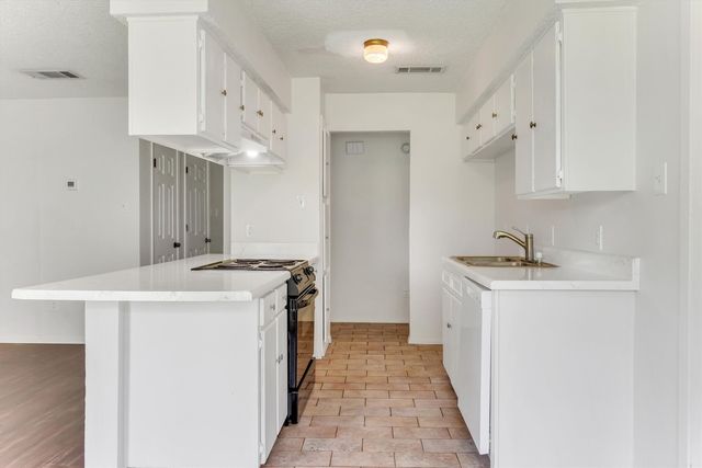 6208 Kary Lynn Drive S, Watauga, TX 76148