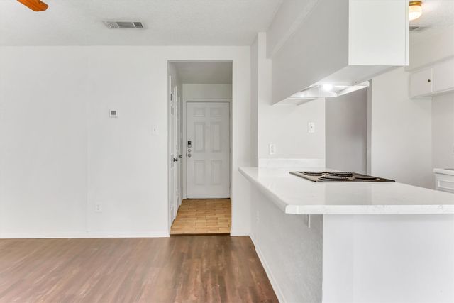 6208 Kary Lynn Drive S, Watauga, TX 76148