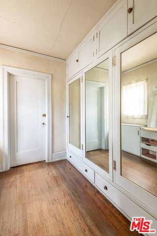 5231 Franklin Avenue, Los Angeles, CA 90027