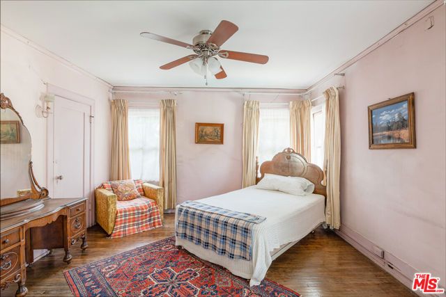 5231 Franklin Avenue, Los Angeles, CA 90027