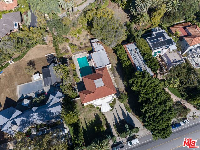 5231 Franklin Avenue, Los Angeles, CA 90027