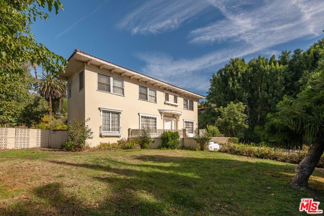 5231 Franklin Avenue, Los Angeles, CA 90027