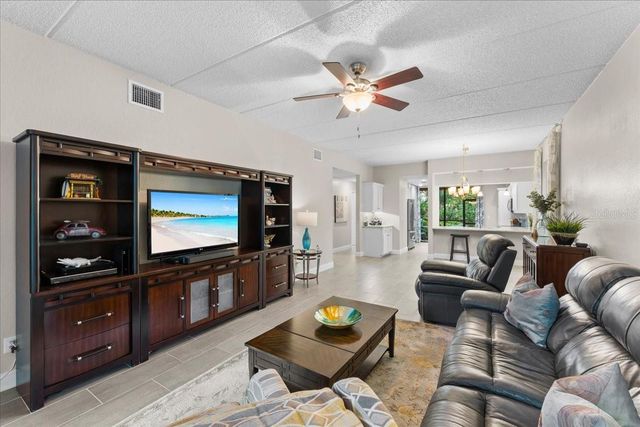 10 SHAMROCK WAY 10, Oldsmar, FL 34677