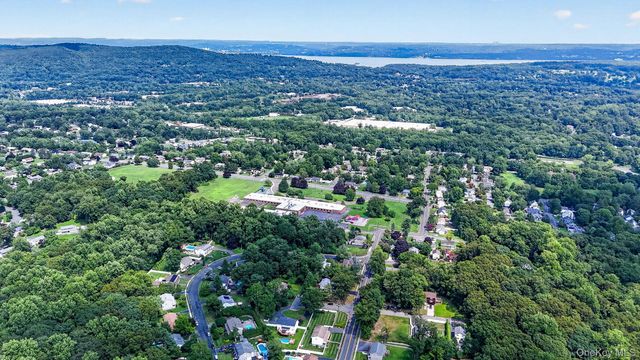 1 Gates Place, Tappan, NY 10983
