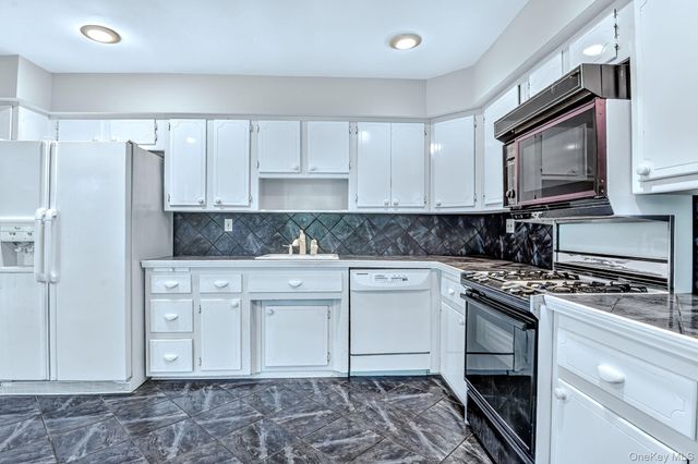 1 Gates Place, Tappan, NY 10983