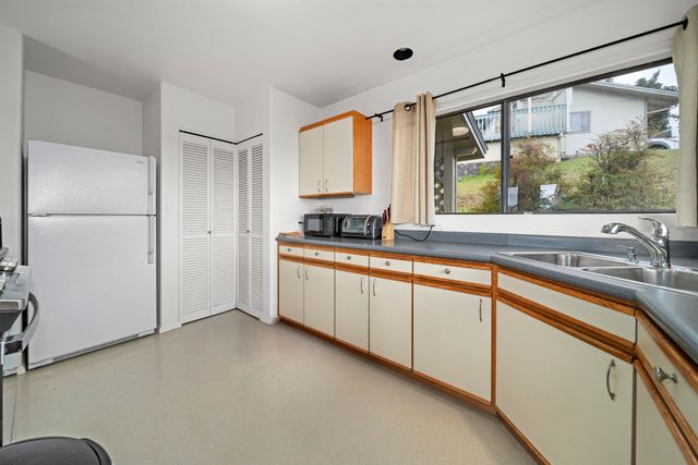 24 Palena Pl, Kula, HI 96790