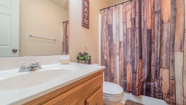 215 Dundee Street, Valparaiso, IN 46385