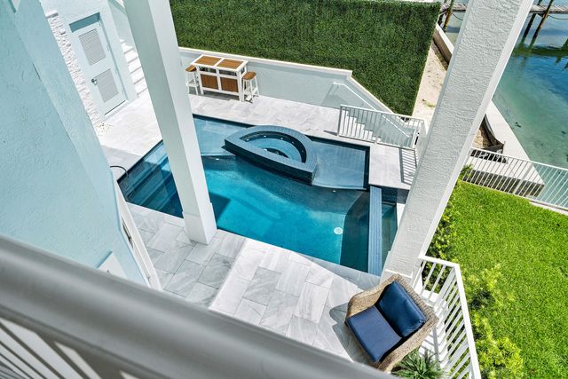 17727 SE Federal Highway, Jupiter, FL 33469
