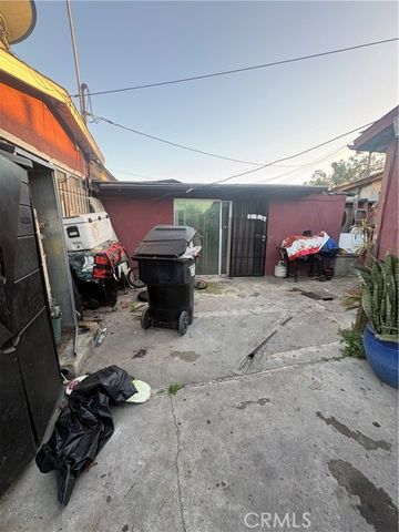 8239 Bell Avenue, Los Angeles, CA 90001