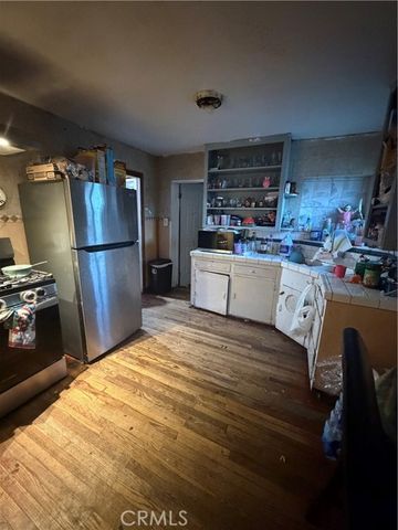 8239 Bell Avenue, Los Angeles, CA 90001