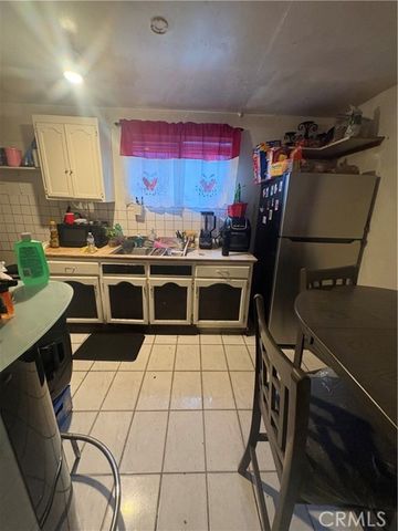 8239 Bell Avenue, Los Angeles, CA 90001