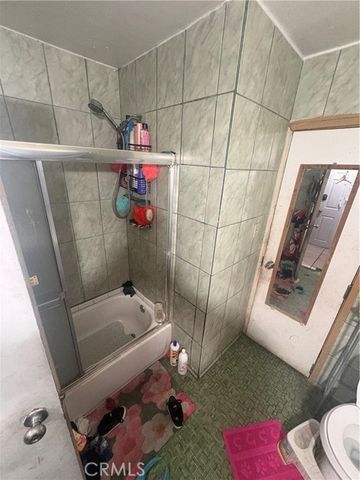 8239 Bell Avenue, Los Angeles, CA 90001