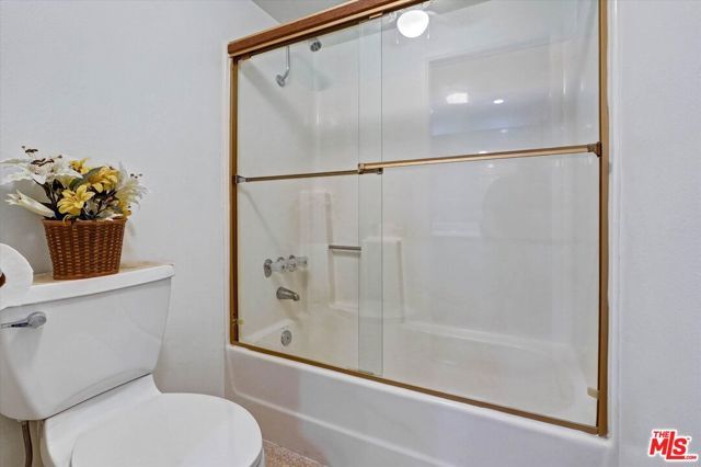 6716 Clybourn Avenue 149, North Hollywood (los Angeles), CA 91606
