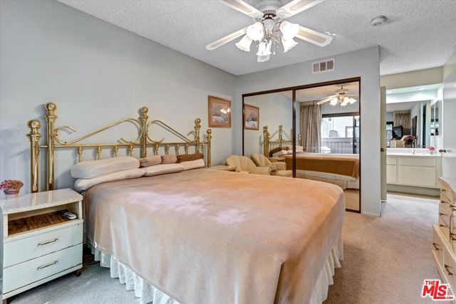 6716 Clybourn Avenue 149, North Hollywood (los Angeles), CA 91606