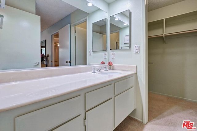 6716 Clybourn Avenue 149, North Hollywood (los Angeles), CA 91606