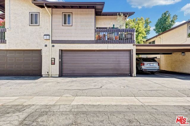 6716 Clybourn Avenue 149, North Hollywood (los Angeles), CA 91606