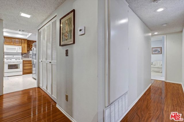 6716 Clybourn Avenue 149, North Hollywood (los Angeles), CA 91606