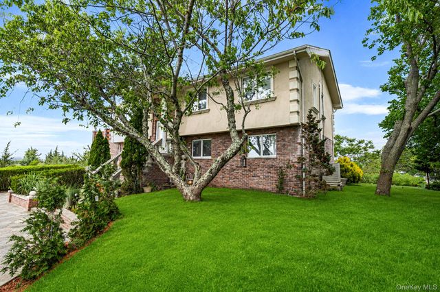 296 Longneck Boulevard, Riverhead, NY 11901