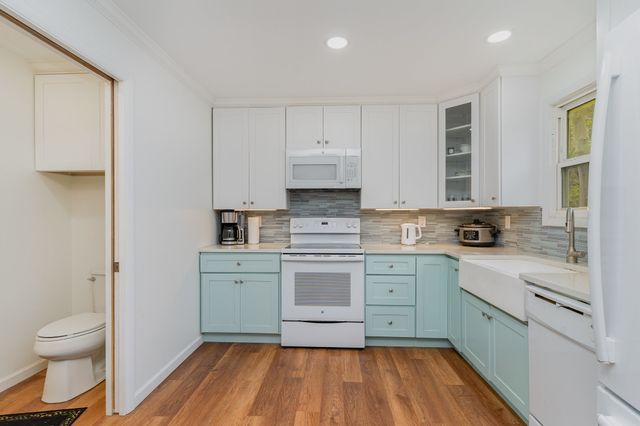 700 Broadway Avenue, Euless, TX 76040