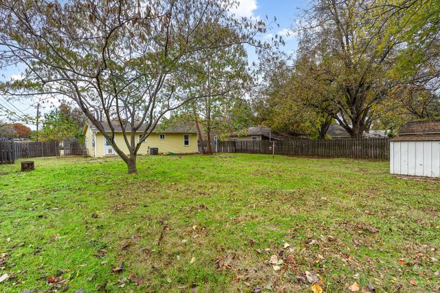 700 Broadway Avenue, Euless, TX 76040