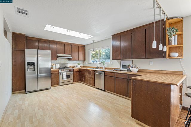 912 Marie Ave, Martinez, CA 94553