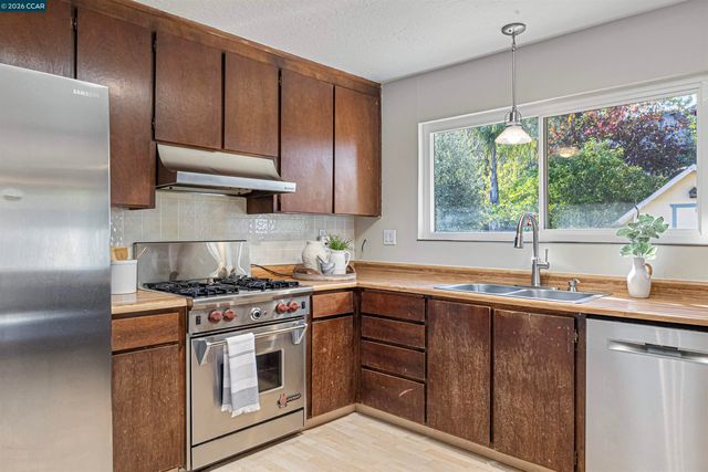912 Marie Ave, Martinez, CA 94553