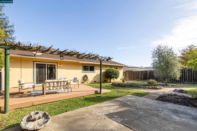 912 Marie Ave, Martinez, CA 94553