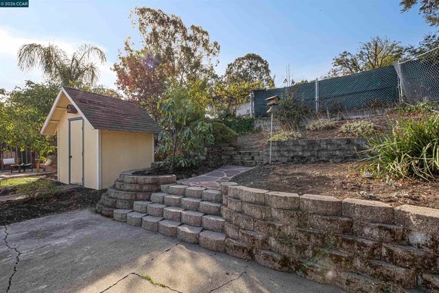 912 Marie Ave, Martinez, CA 94553