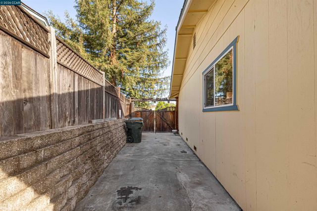 912 Marie Ave, Martinez, CA 94553