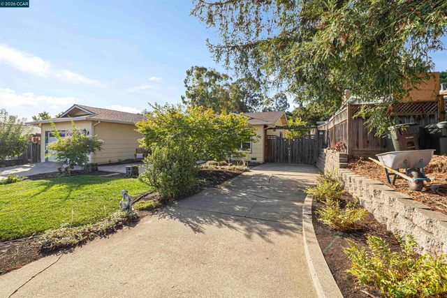 912 Marie Ave, Martinez, CA 94553
