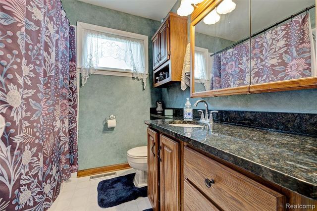 6437 Oriole Drive, Flint, MI 48506