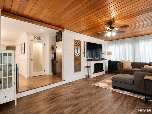 19 Long Avenue, Mahwah, NJ 07430