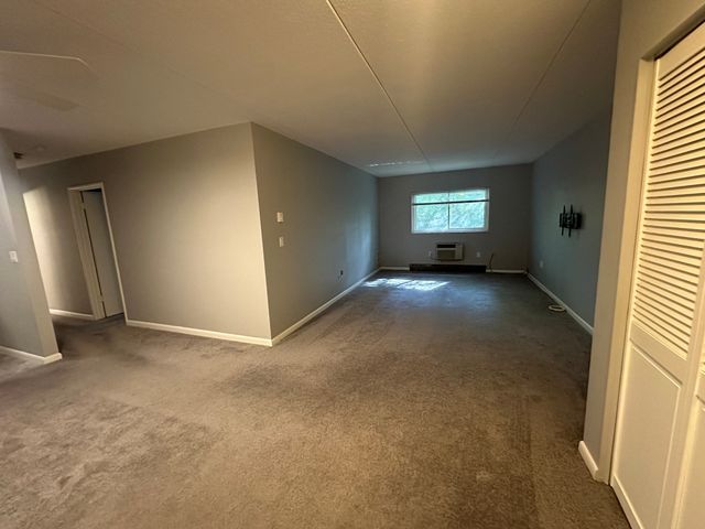 49 Windsor Dr 108, Holliston, MA 01746