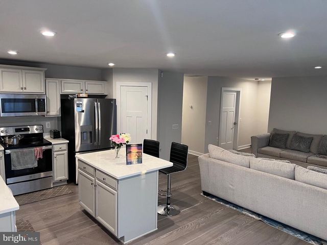 7609 LOUGHTON LN, Spotsylvania, VA 22551
