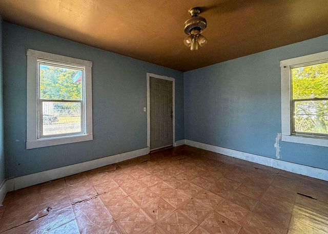 1204 Galveston Street, Plainview, TX 79072