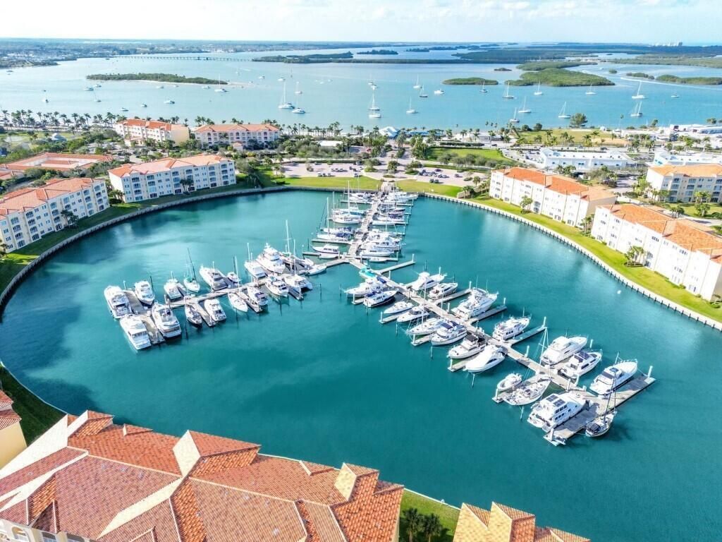12 Harbour Isle Drive W 204, Fort Pierce, FL 34949
