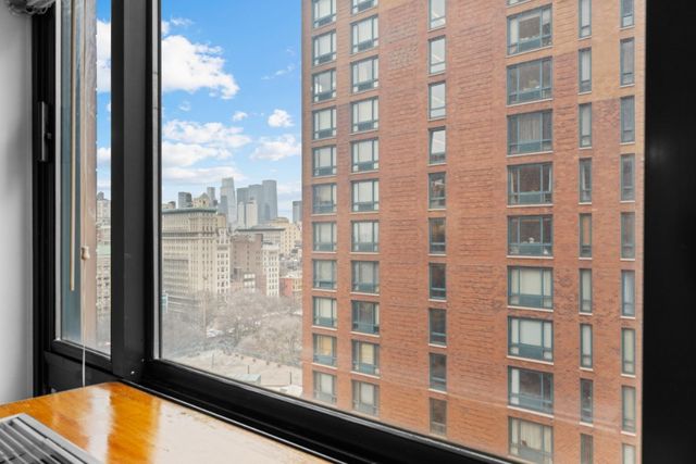 1 Irving Pl Apt U16H, New York City, NY 10003