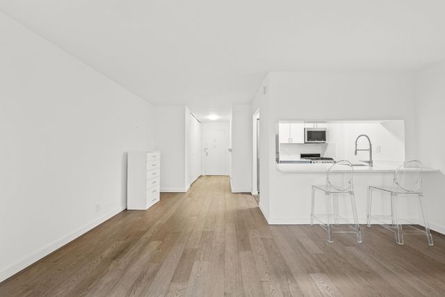 1 Irving Pl Apt U16H, New York City, NY 10003