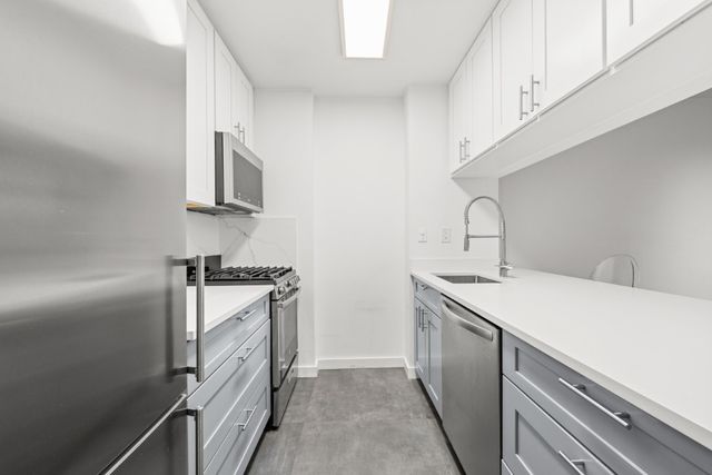1 Irving Pl Apt U16H, New York City, NY 10003