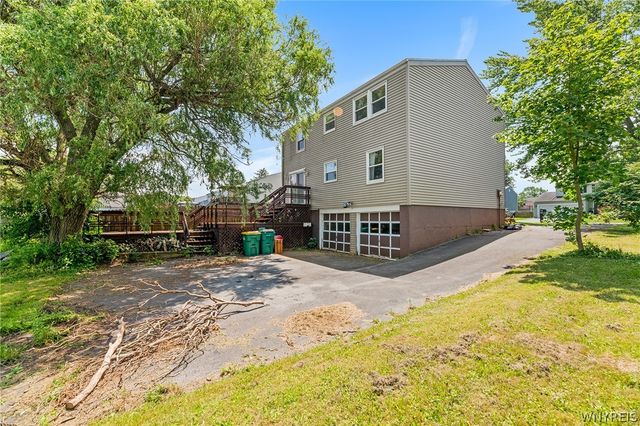 6949 Northview Drive, Lockport Town, NY 14094