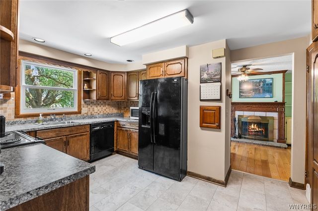 6949 Northview Drive, Lockport Town, NY 14094