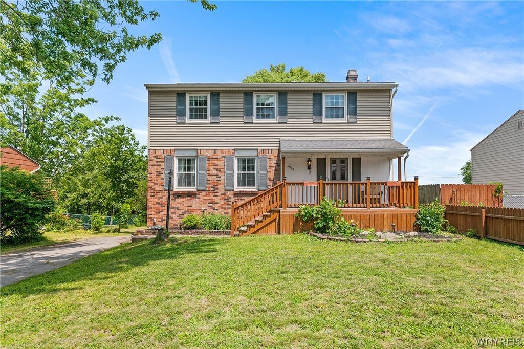 6949 Northview Drive, Lockport Town, NY 14094