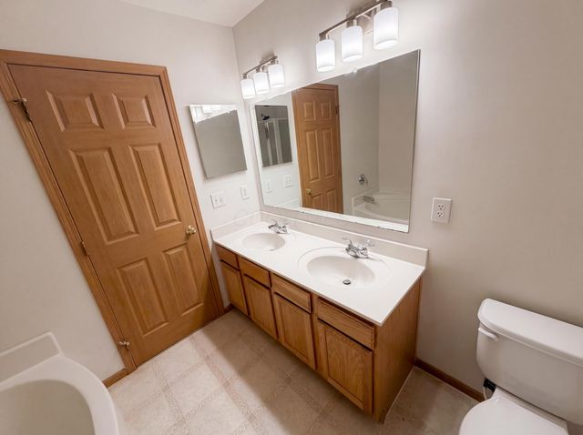 1000 Hidden Cove Way, Columbus, OH 43228