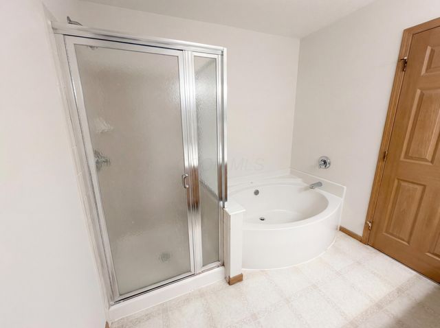 1000 Hidden Cove Way, Columbus, OH 43228