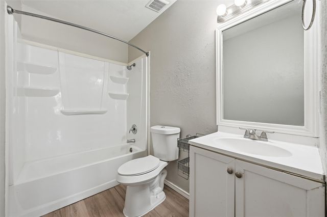 1718 Dorchester Drive, Arlington, TX 76014