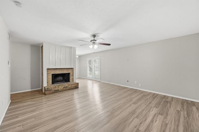 1718 Dorchester Drive, Arlington, TX 76014