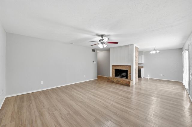 1718 Dorchester Drive, Arlington, TX 76014