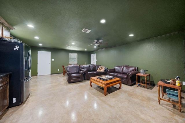 32956 Londonderry Drive, Waller, TX 77484